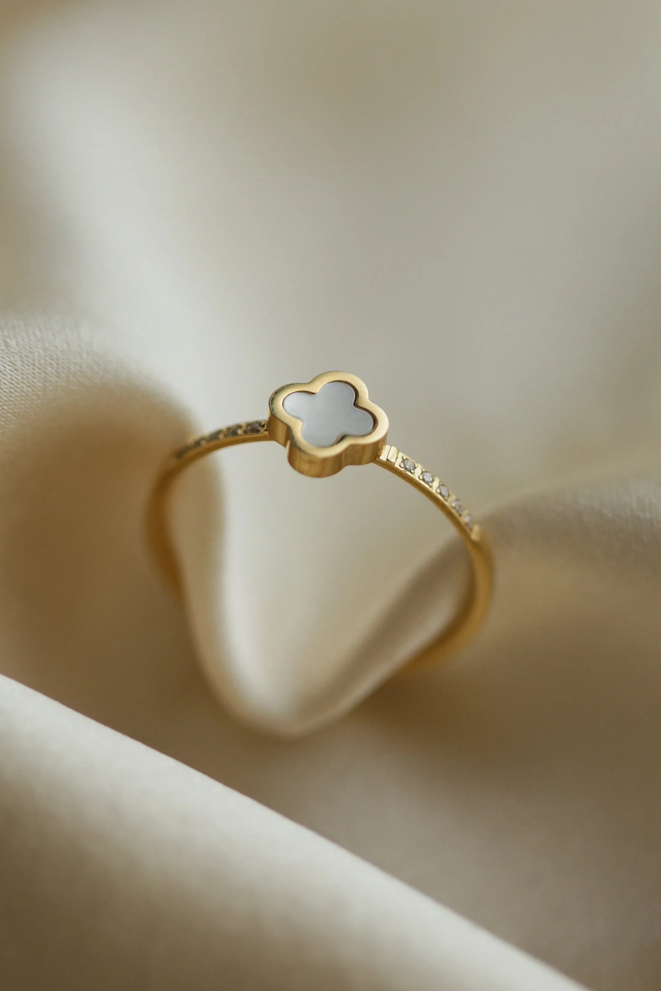 Delicate Clover Ring