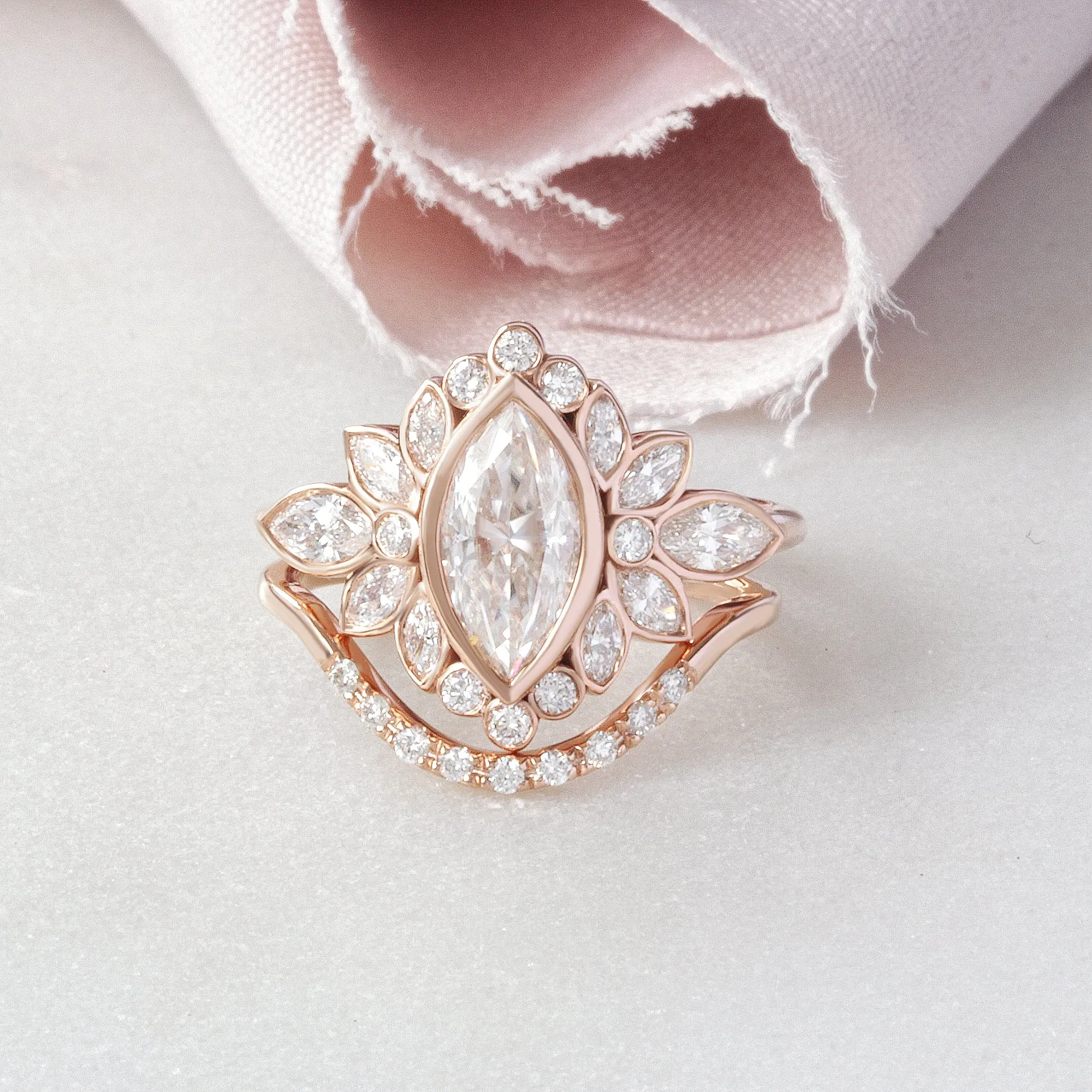 Delicate U Curve Diamond Ring ♥