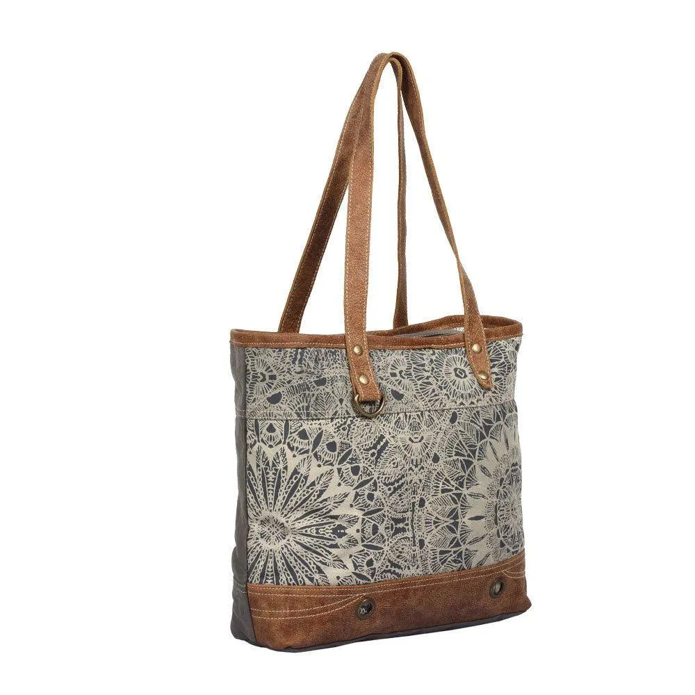 Objet d'Art Tote